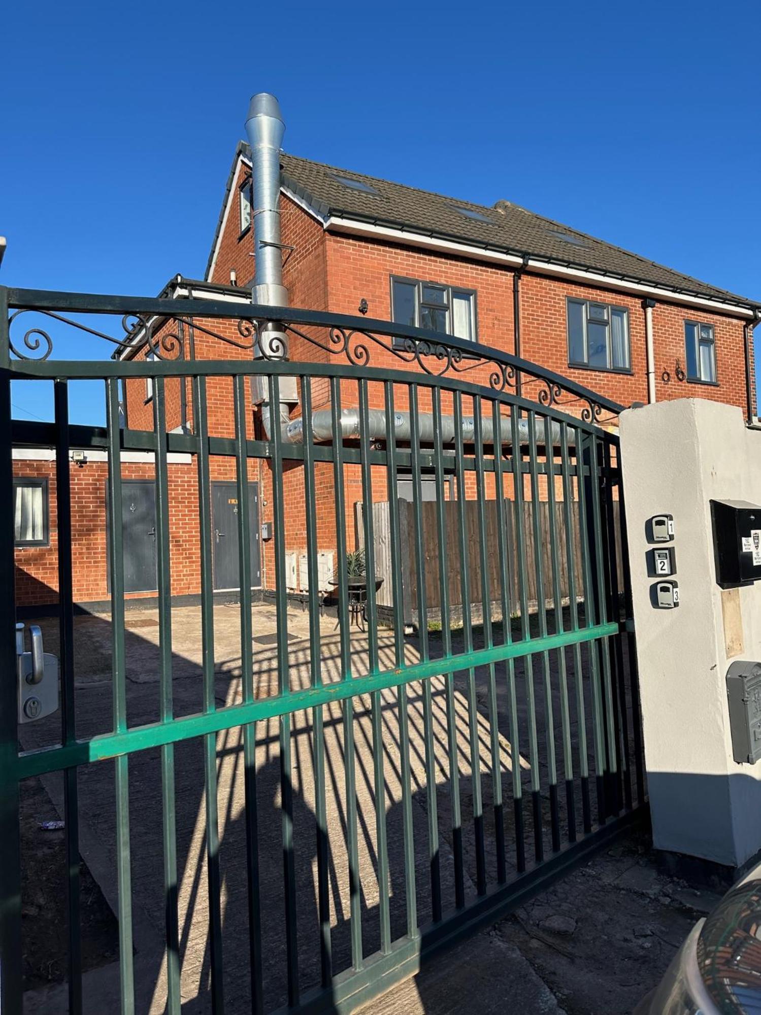 Cosy 3 Bed Apartment Near Birmingham Airport & Nec Perfect For Groups & Contractors! Eksteriør billede